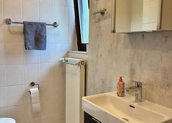 Schiefen - Urlaub Auf Dem Bauernhof *